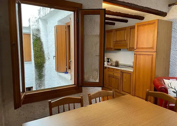 Apartment Cristian Castello - La Poltrona Rossa Ponte Di Legno